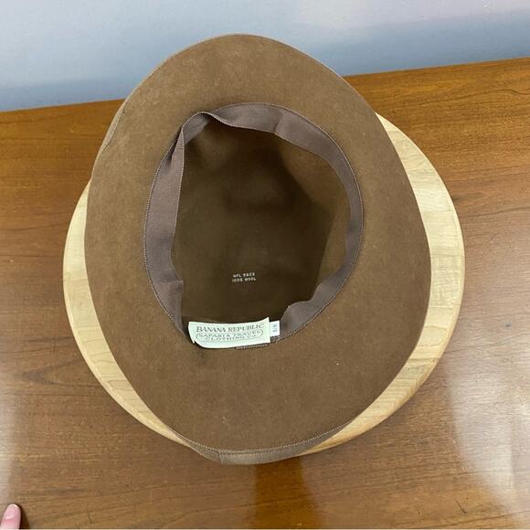Banana Republic Safari & Travel Co. Vintage 100%‎ Wool Fedora Hat Indiana Jones